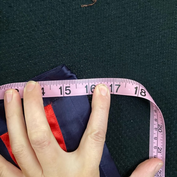 Gorgeous silk skirt - Picture 7 of 9